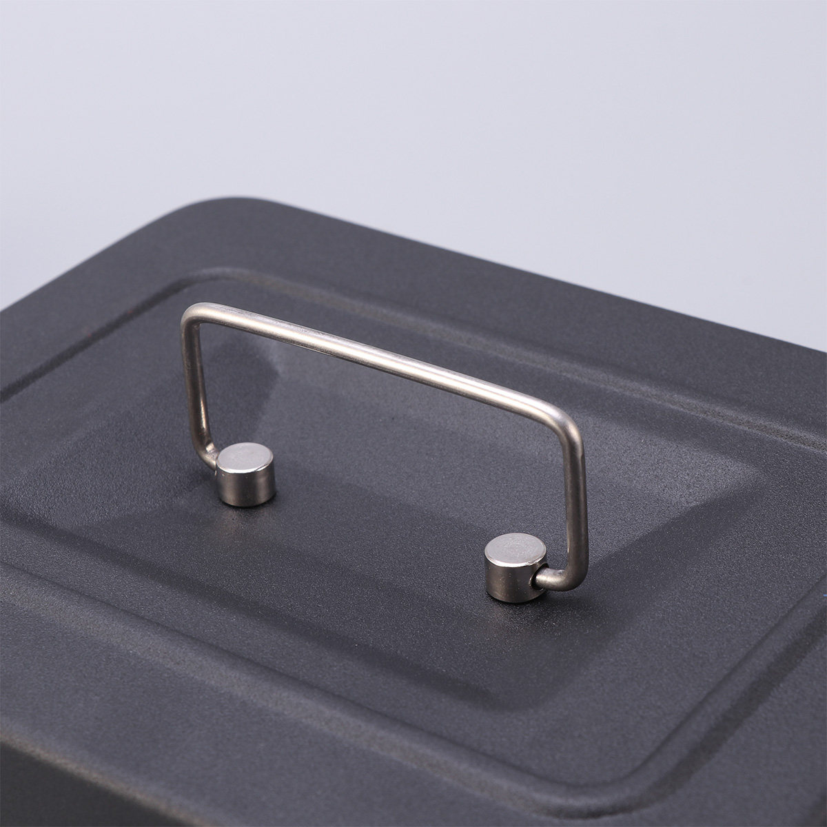 صندوق نقود معدني متين مع قفل ر - مراجعة Lockbox Key Secure وسعره